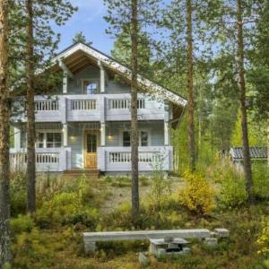 Holiday Home Lumilinna