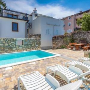 Two-Bedroom Holiday Home in Selce