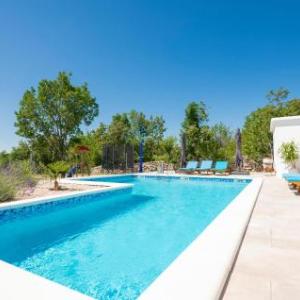 Three-Bedroom Holiday Home in Lovrec
