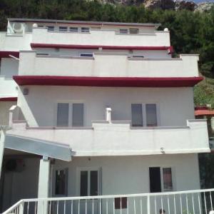 Apartments by the sea Duce Omis - 2758