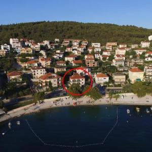 Seaside family friendly house with a swimming pool Trogir - 17358