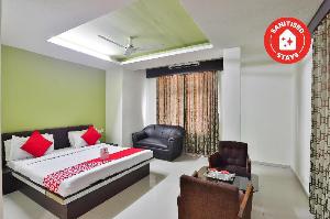 OYO 19637 Hotel Mansi Sherotene, Vapi