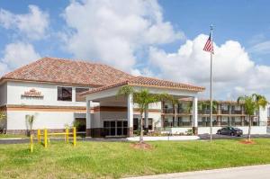 Hawthorn Suites by Wyndham Kissimmee Gateway, Kissimmee
