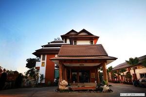 Chaophayathara Riverside Hotel, Chai Nat