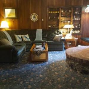 Hotels near SUNY Delhi - Whisperin' Pines Chalet