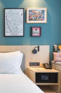 room photo