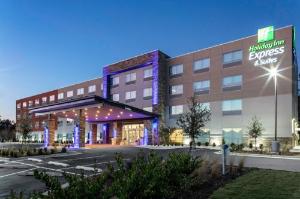 Holiday Inn Express & Suites - Wilmington West - Medical Park, an IHG Hotel, Wilmington