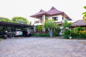 Friends Beach Hotel, Kuta Lombok
