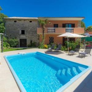 Holiday Home Maria - ROJ317