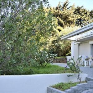 Calme Appartement T2 avec Terrasse à Cavalaire - FR-1-226B-2