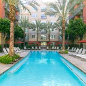 Magnificent 2BR/2BA with Pool & Gym by Howard