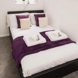 Moseley Mews Village Suites - Purple