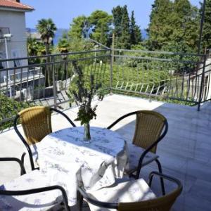 Apartments Maestral