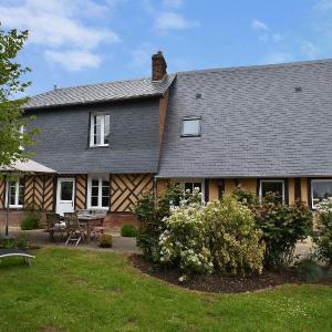 Stunning Normandy holiday home with large garden in peaceful setting