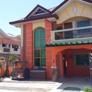 The Orange House - Vigan Villa