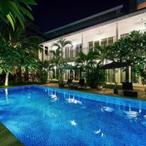 Easy Surf Camp
