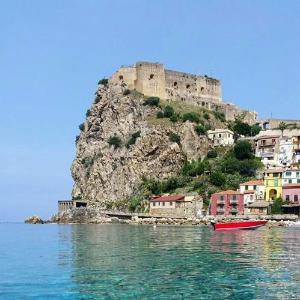 Apartment with 3 bedrooms in Scilla with wonderful sea view furnished balcony and WiFi 350 m from the beach