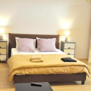 Studio in Glifada with furnished garden and WiFi 1 km from the beach