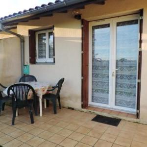 Apartment with one bedroom in Cazaubon with enclosed garden and WiFi