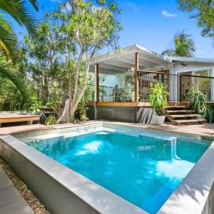 Tranquil & tropical Sunshine Beach