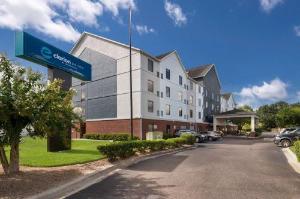 Hawthorn Suites by Wyndham Charleston, Charleston