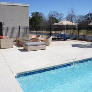 Hotels near Road Atlanta - La Quinta Inn & Suites by Wyndham Braselton