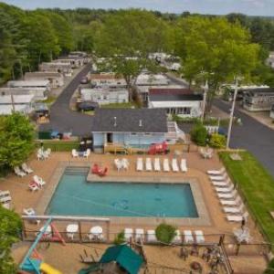 Vinegar Hill Music Theatre Hotels - Drake's Island Resort & Cottages