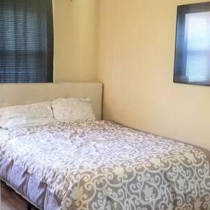 Short Term Rental Hotel Style Stay 5 minutes to Downtown Baltimore