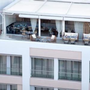 Zeus Essence Wyndham Athens Residence