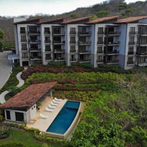 Cozy 1BR Condo with Partial Ocean View - Roble Sabana - Reserva Conchall