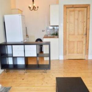 Bright & Spacious 1BD Apartment in Edinburgh