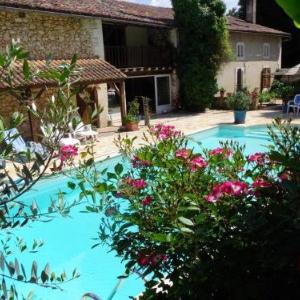 House with 2 bedrooms in Saint Front de Pradoux with shared pool furnished garden and WiFi