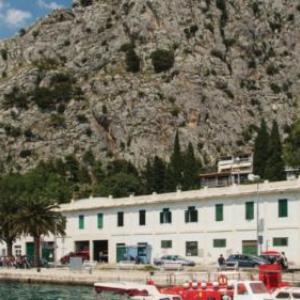 Apartments by the sea Omis - 13727