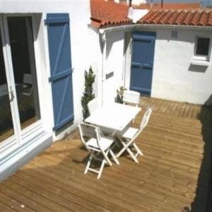 Charmante maison rénovée proche port et plage 3 chambres cour avec salon de jardin - FR-1-331-81
