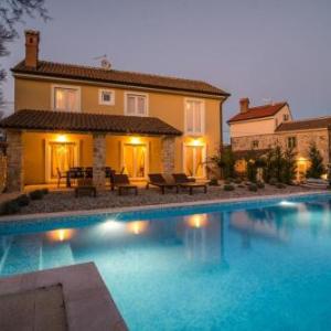 Luxury villa with a swimming pool Garica Krk - 17893