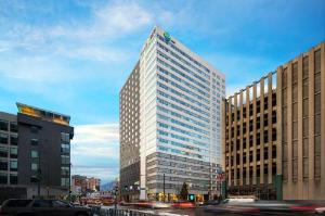 Home2 Suites by Hilton Denver Downtown Convention Center hotel near Colorado Convention Center