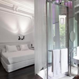 Chic & Basic Born Boutique Hotel