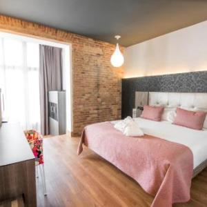 Hotels near Teatre Coliseum Barcelona - Petit Palace Museum