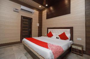 OYO 37971 Mayur Resort, Mathura