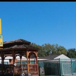Hotels near Beaver Island State Park - Sands Motel Niagara Falls