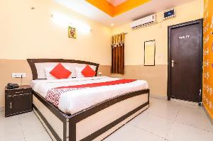 OYO 12742 Vasundhra Heights, Bareilly