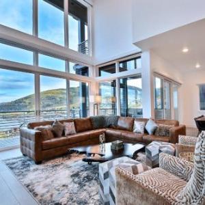 Huge & Newly Constructed 5Br 5Ba Residence-Private Hot Tub! Condo