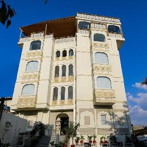 Hotel Ratangarh Palace