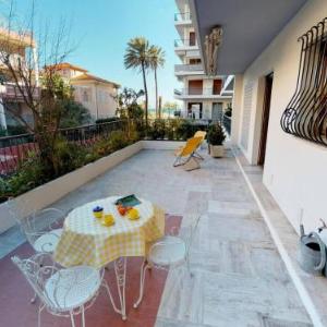 2P calme avec terrasse et garage privé à Menton - FR-1-196-210