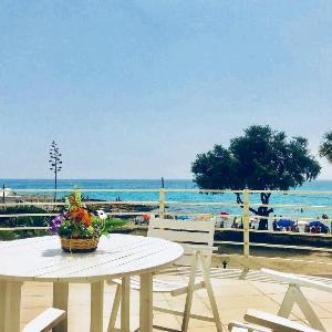 Villa a 5 metri dalla spiaggia e mare cristallino