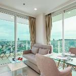 Central Sea View Balcony Condo @ City Garden Tower