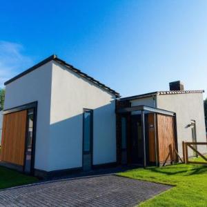 Modern villa with a themed kids bedroom in Limburg