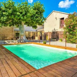 Beautiful home in Camaret sur Aigues w/ Outdoor swimming pool Outdoor swimming pool and 3 Bedrooms