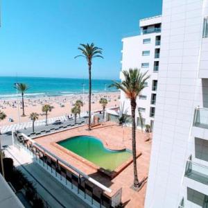 ANCLA AND SEA LEVANTE