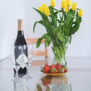 Zbawiciela Square P&O Serviced Apartments